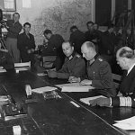 7 mei 1945 - Ondertekening van de onvoorwaardelijke capitulatie van alle Duitse troepen door Alfred Jodl in Reims
