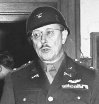 Kolonel Burton C. Andrus, rond 1945