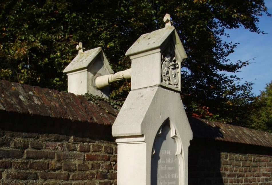 Het “graf met de handjes” in Roermond