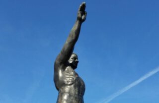 Detail van het monument voor het Olympisch Stadion in Amsterdam