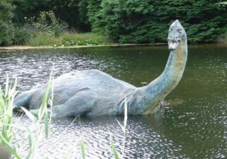 Beeld van het Monster van Loch Ness in het Museum of Nessie