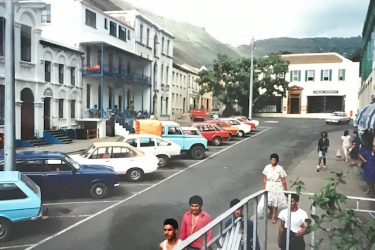Mainstreet Jamestown in 1991. Uit: De vluchtende Hollander