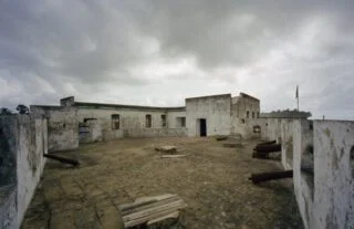 Restanten van Fort Apollonia, een voormalige handelspost van Nederland en Engeland aan de Goudkust