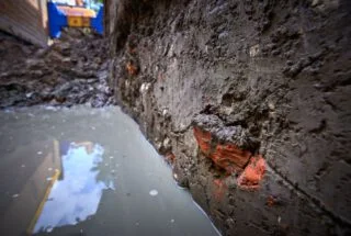 Delen van de dichtgestorte gracht van Lammen