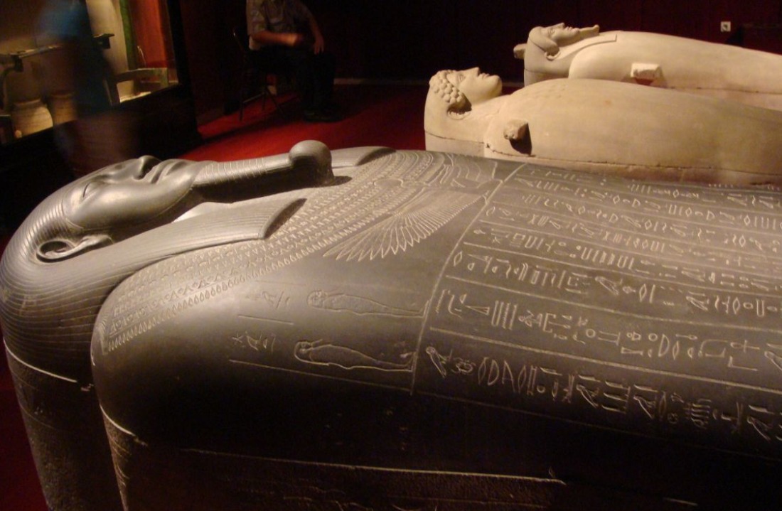 De sarcofaag van Tabnit