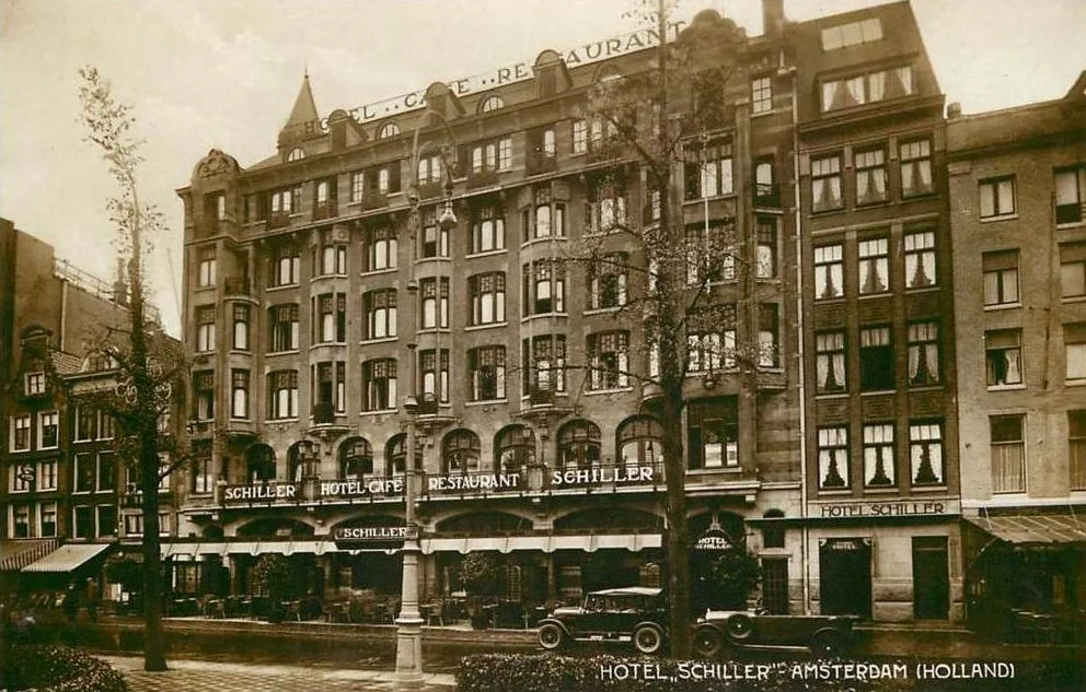 Hotel Schiller in Amsterdam, op een oude ansichtkaart
