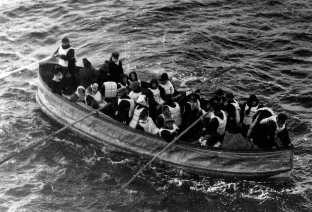 Reddingssloep D, de laatste reddingssloep van de Titanic die succesvol te water werd gelaten