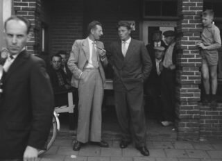 Koekoek en Harmsen bij een demonstratie van 'vrije boeren', 1961