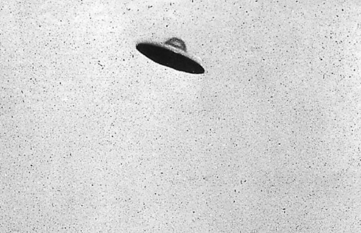 Foto van een vermeende vliegende schotel/ UFO in Passaic, New Jersey, 31 juli 1952
