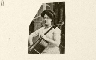 Regina Grelinger in 1911 als lid van het ‘Haagsch Trio’