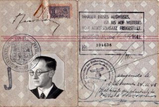 Detail van het persoonsbewijs van Fritz Jacobsohn