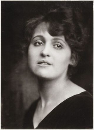 Portret Nola Hatterman, 1918. Collectie Atelier J. Merkelbach, Stadsarchief Amsterdam.