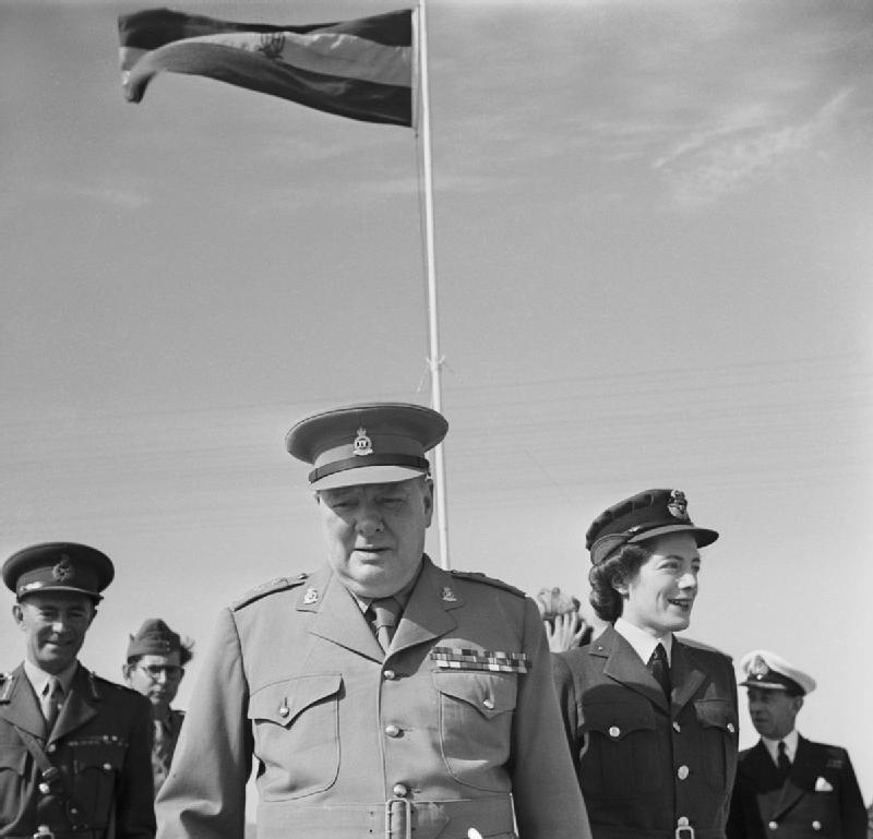 Winston Churchill met zijn dochter Sarah in Caïro, december 1943