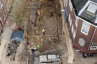 De opgraving in de Oudwijkerdwarsstraat in Utrecht