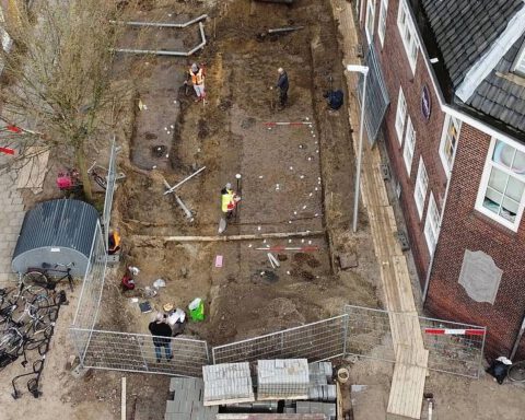 De opgraving in de Oudwijkerdwarsstraat in Utrecht