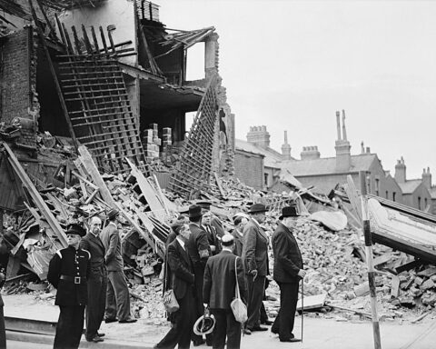 Winston Churchill bezoekt door bommen beschadigde delen van Londen, 8 september 1940