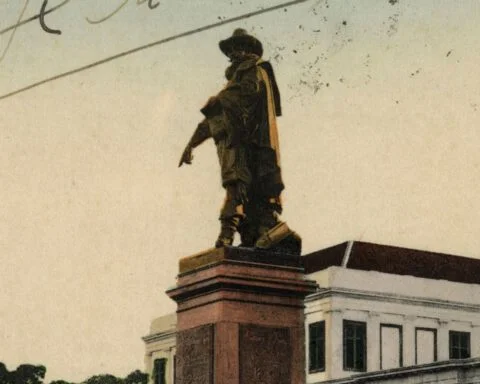 Voormalig standbeeld van Jan Pieterszoon Coen in Batavia, ca. 1908