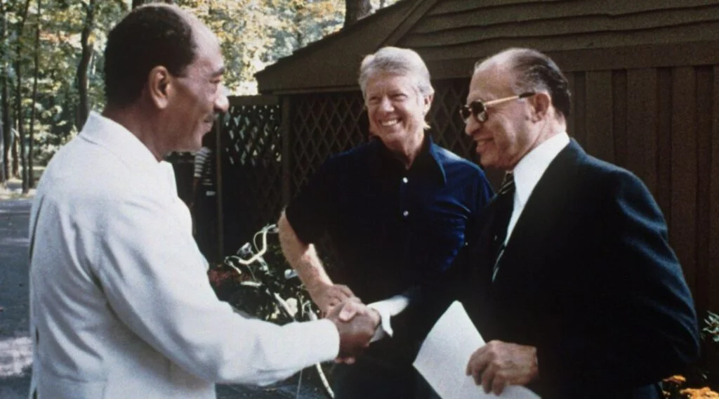 De gesprekspartners voor de Camp David-akkoorden -  Anwar Sadat, Jimmy Carter en Menachem Begin, 1978