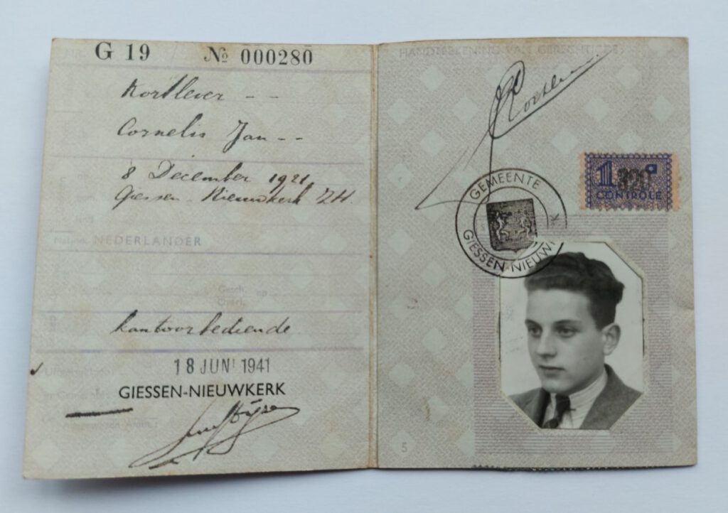 Persoonsbewijs uit de Tweede Wereldoorlog 
