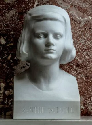 Buste van Sophie Scholl in het Walhalla bij Regensburg