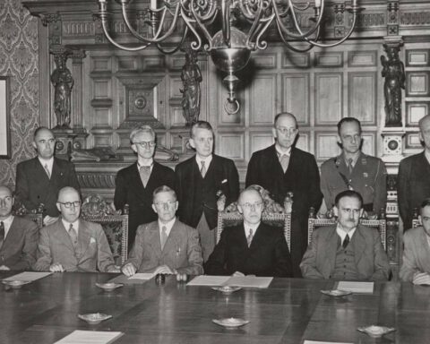 De ministers van het kabinet-Beel I in de Blauwe Zaal op 3 juli 1946