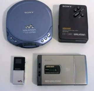 Verschillende apparaten uit de Walkman-lijn