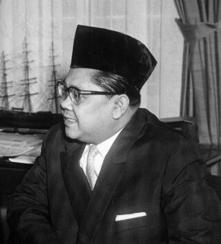 Zairin Zain als Indonesische ambassadeur in 1961