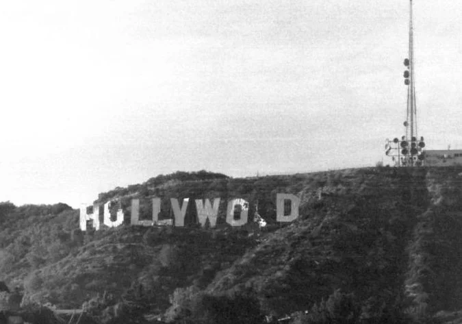 Hollywood Sign in vervallen toestand, vlak voor de restauratie in 1978