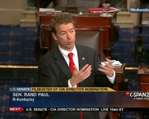 Senator Rand Paul tijdens een dertien uur durende filibuster in 2013