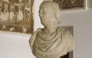 Buste van Hannibal in een museum in Tunis