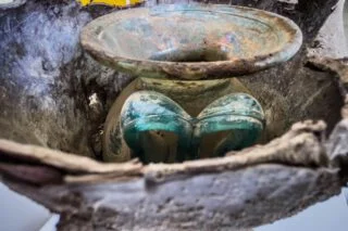 Detail van de in Porta Sarno gevonden urn