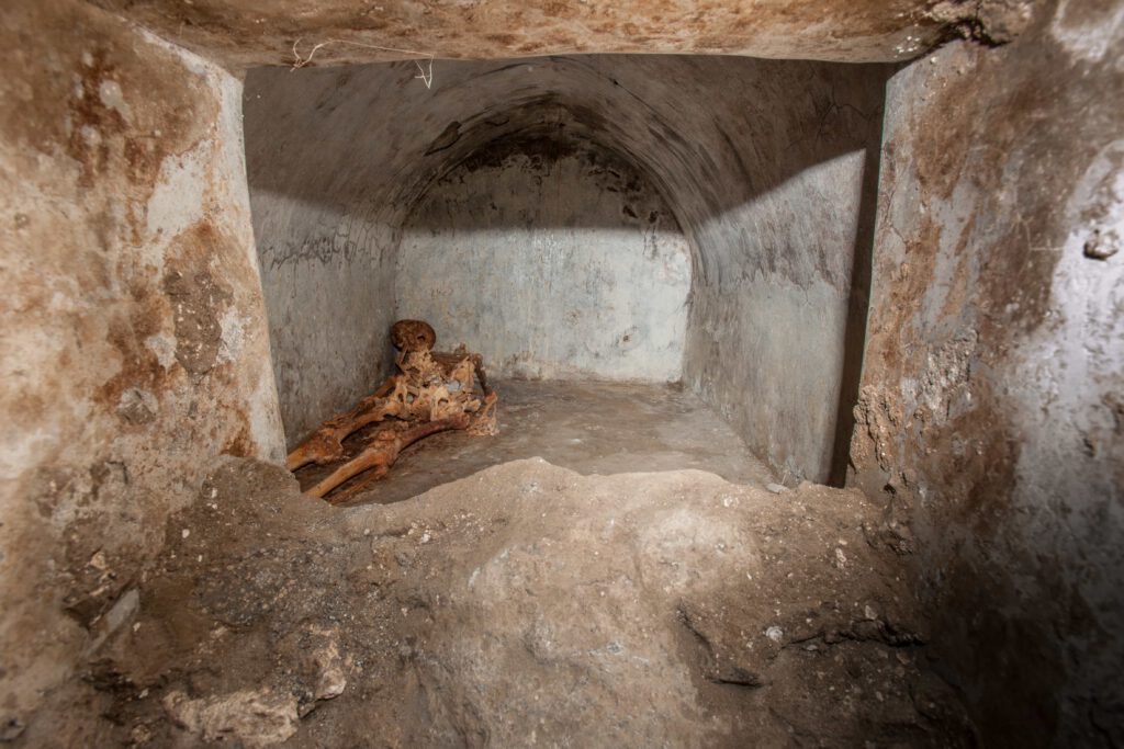 Skelet van de man in de tombe bij Pompeii