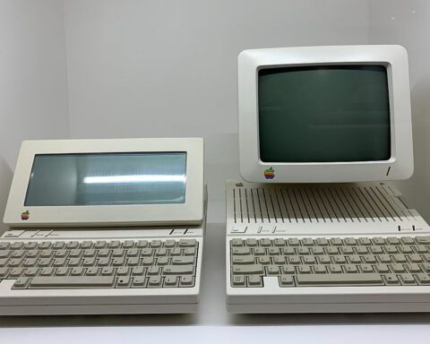 Twee oude Apple-computers