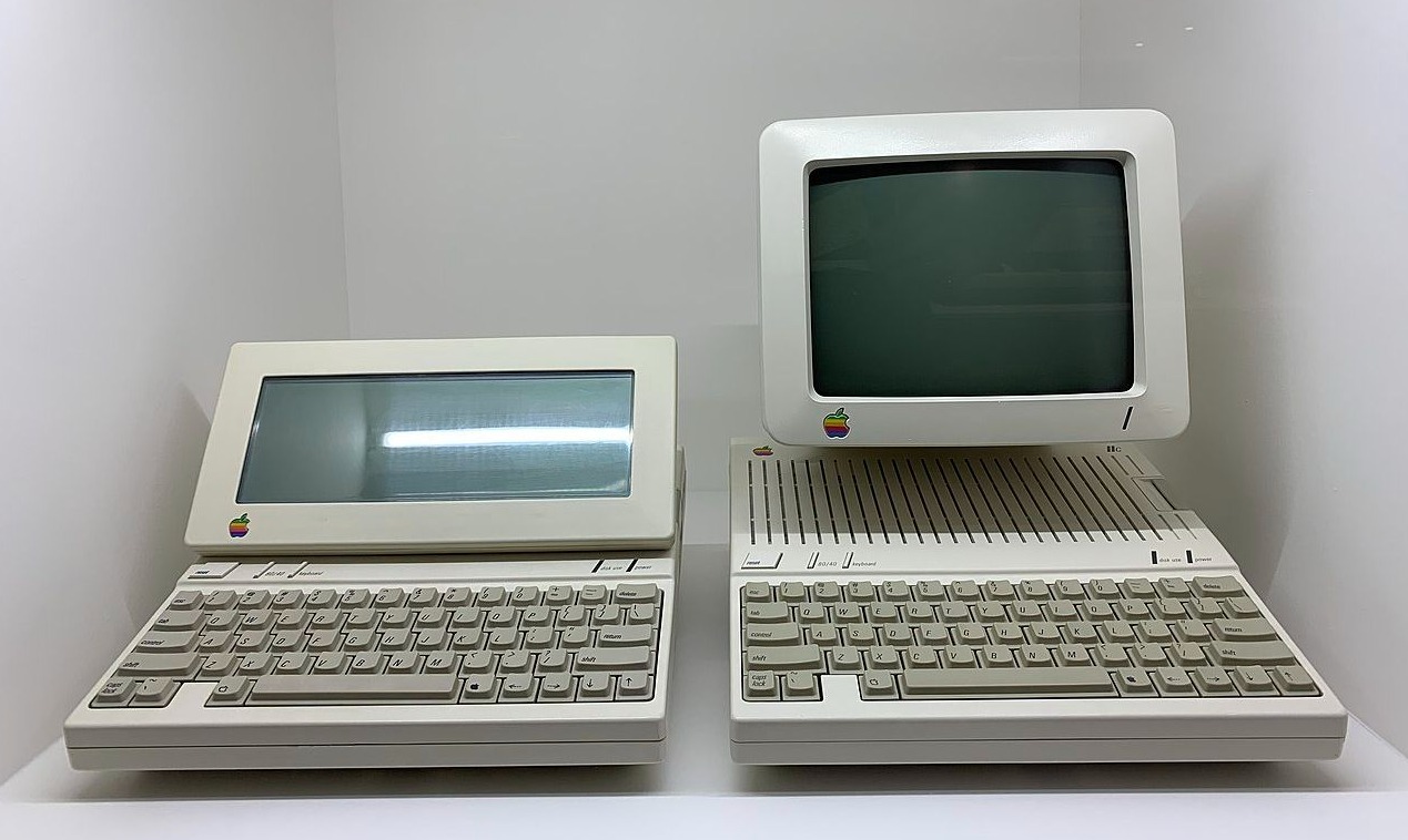 Twee oude Apple-computers