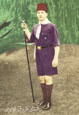 De jonge Faroek I in  scoutinguniform