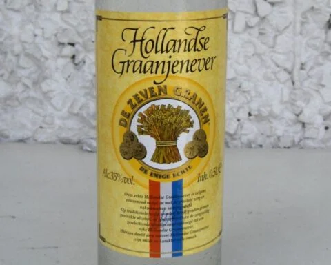 Etiket van een fles Hollandse graanjenever