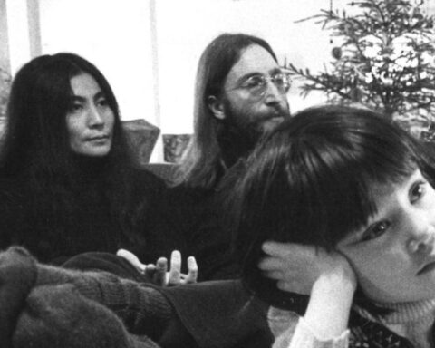 John Lennon en Yoko Ono tijdens hun bezoek aan Denemarken, 1970