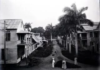 Malibatumstraat in Paramaribo gezien vanuit het hotel