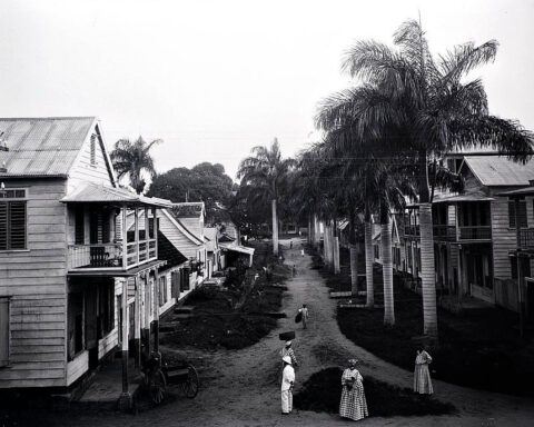 Malibatumstraat in Paramaribo gezien vanuit het hotel