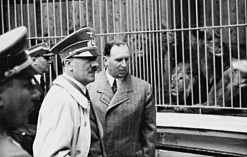 Hitler in de dierentuin van Nuremberg, 2 mei 1939