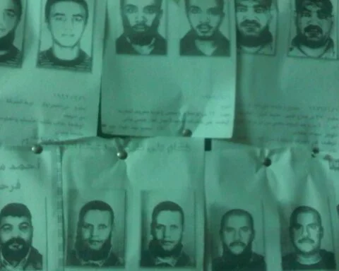 Lijst van de Egyptische politie uit 2014 met de namen en foto's van de meest gezochte leden van de Moslimbroederschap