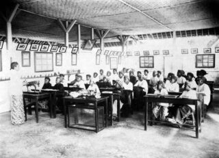 Landbouwschool voor Indonesiërs op Java. Gebouwd in de periode van de ethische politiek.