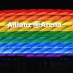 De Allianz Arena in regenboogkleuren