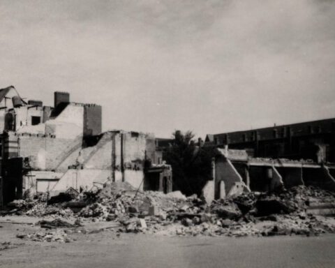 Euterpestraat na het Engelse bombardement van 26 november 1944
