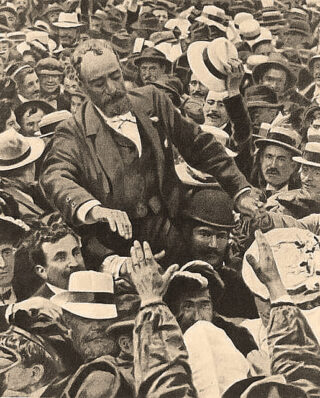 Montpellier, 9 juni 1907. Marcelin Albert gaat op de schouders. 