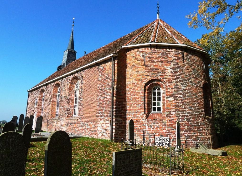 Mariakerk van Oosterwijtwerd,  een van de oudste bakstenen kerken in Groningen