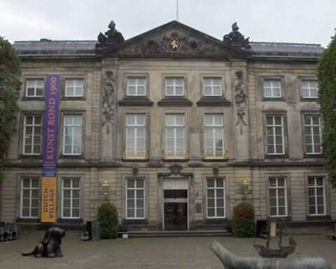 Voorgevel van het Noordbrabants Museum in Den Bosch