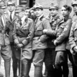 D'Annunzio (in het midden met wandelstok) met enkele legionairs in Fiume in 1919