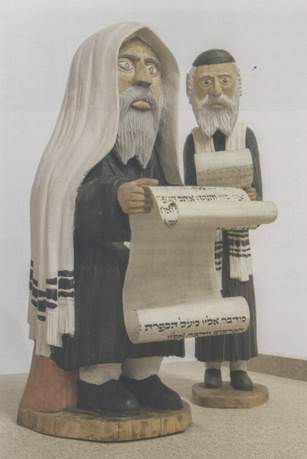 Beeldjes met fragmenten van authentiek Torahperkament, Boguslaw Suwala, 1980s (Lehrer, p. 130)