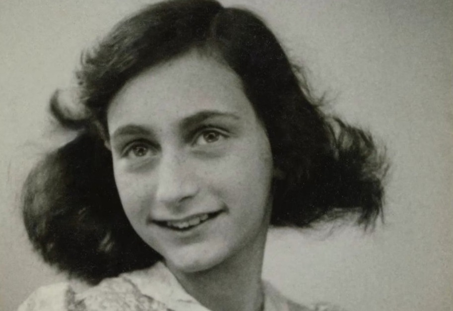 De laatst bekende foto van Anne Frank, mei 1942